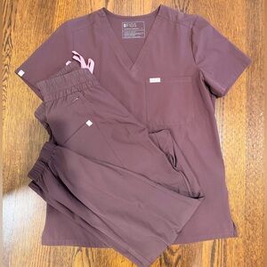 Figs Maroon Scrub Ensemble